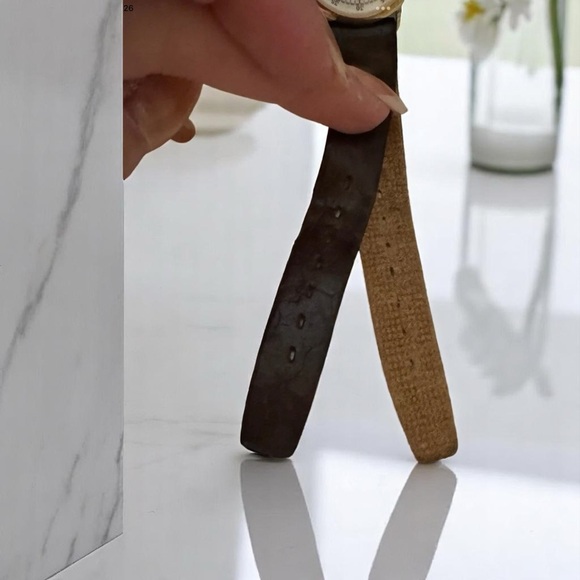 Vtg Belair Gold and Brown Quartz Watch - Picture 2 of 2